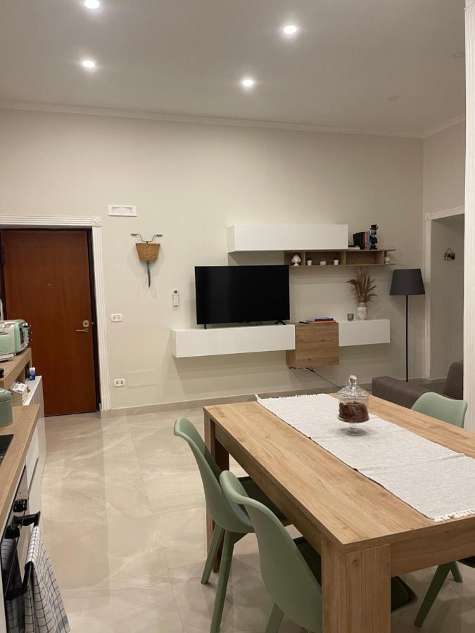 Miracles On 32Th Street Apartment Naples Exterior photo